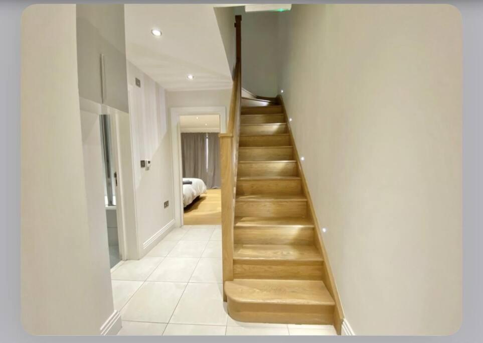 Luxury 4-Bed Apartment With Balcony & Garden, Near Emirates Stadium, 15 Mins To Central Londýn Exteriér fotografie