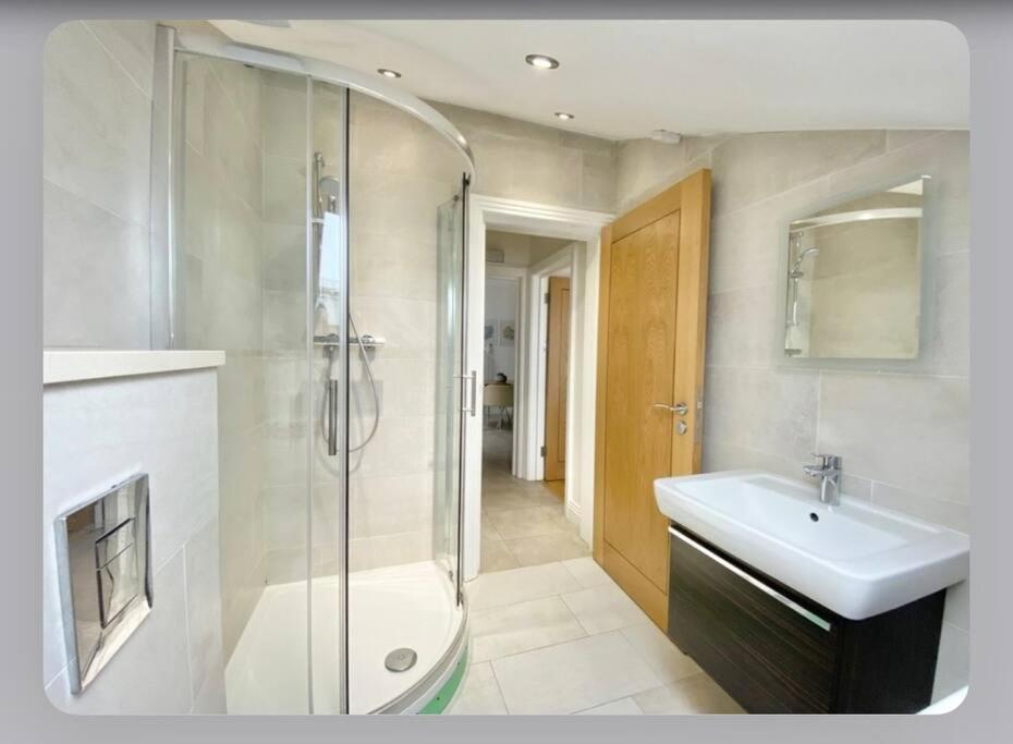 Luxury 4-Bed Apartment With Balcony & Garden, Near Emirates Stadium, 15 Mins To Central Londýn Exteriér fotografie