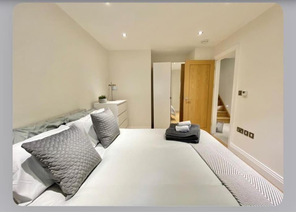 Luxury 4-Bed Apartment With Balcony & Garden, Near Emirates Stadium, 15 Mins To Central Londýn Exteriér fotografie