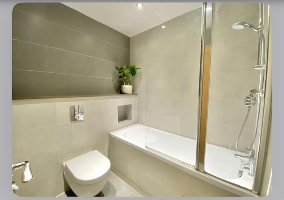 Luxury 4-Bed Apartment With Balcony & Garden, Near Emirates Stadium, 15 Mins To Central Londýn Exteriér fotografie