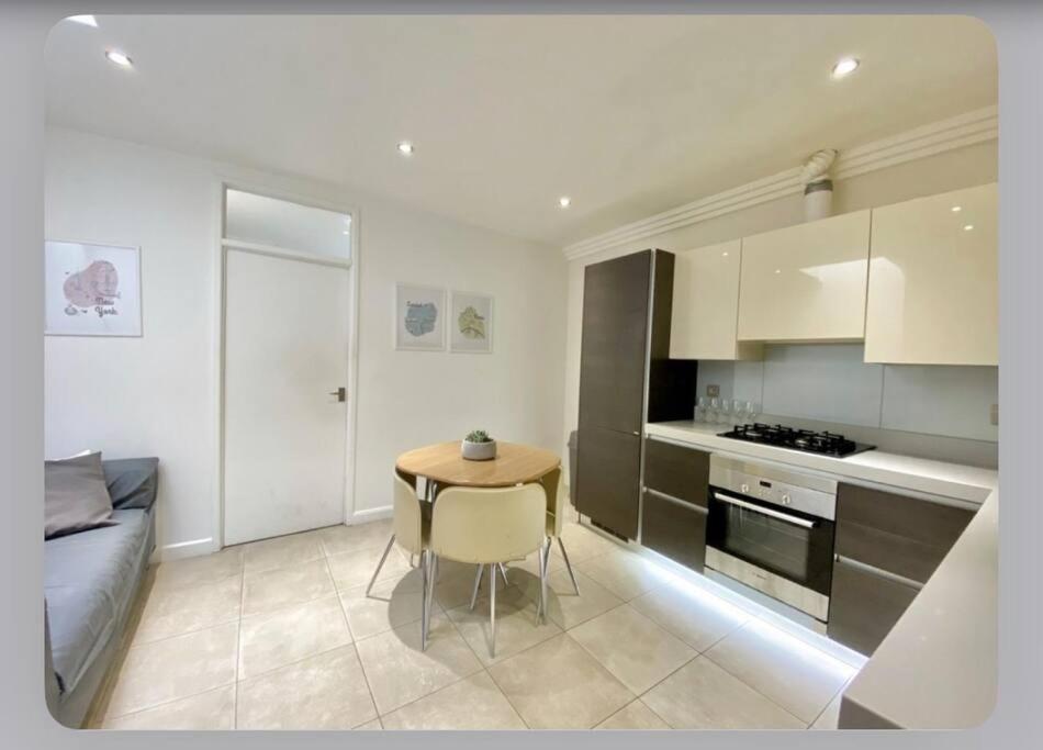 Luxury 4-Bed Apartment With Balcony & Garden, Near Emirates Stadium, 15 Mins To Central Londýn Exteriér fotografie